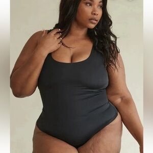 Pinsy Brand Bestseller Scoop Neck Hourglass Thong Bodysuit Size 1X